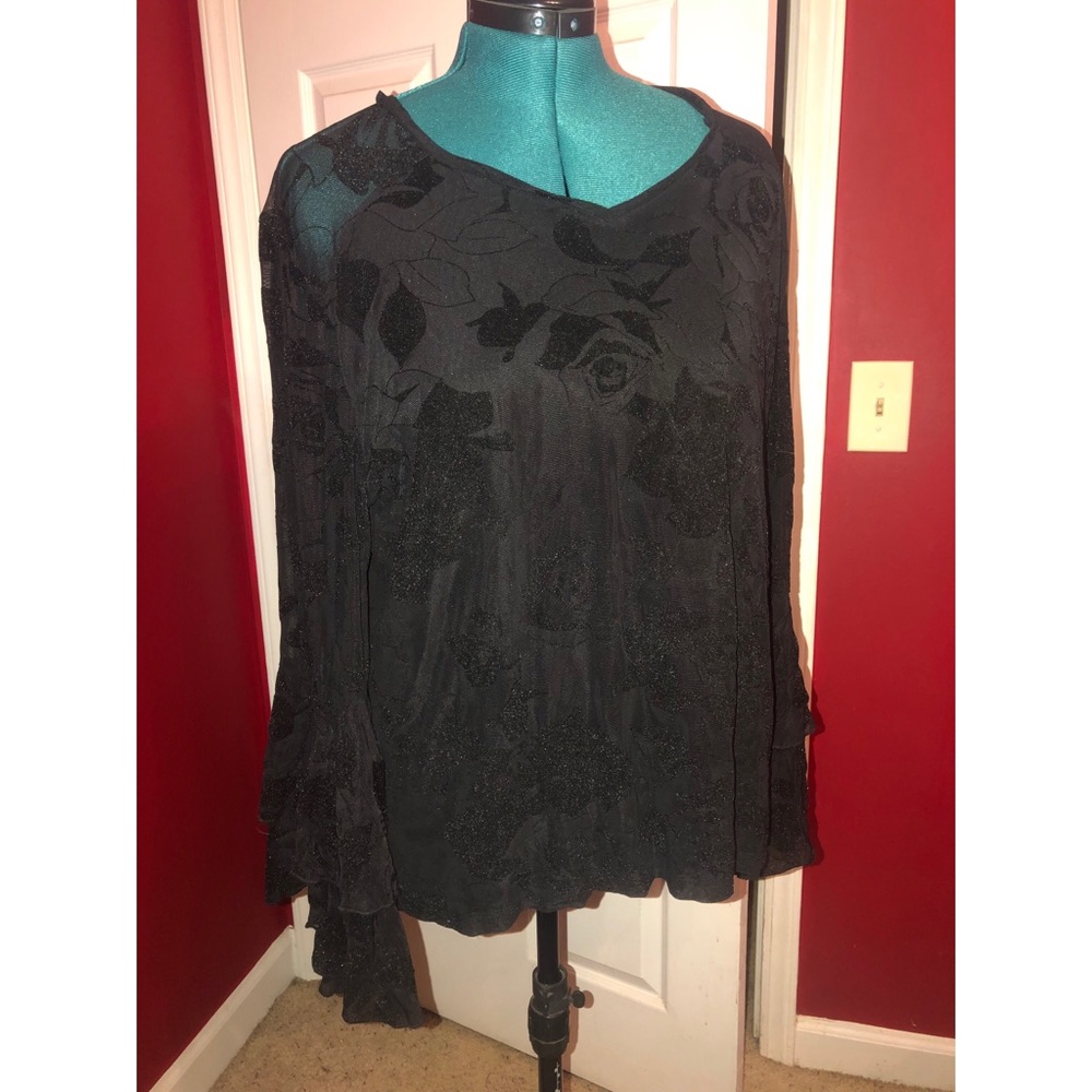 Velvet Flowered Shirt with Bell sleeves